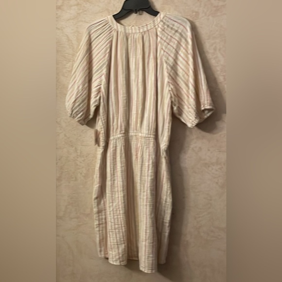 a.n.a Short Sleeve Popover Dress Bust:42”-44”
Length: 37.5 Inches - Picture 6 of 7